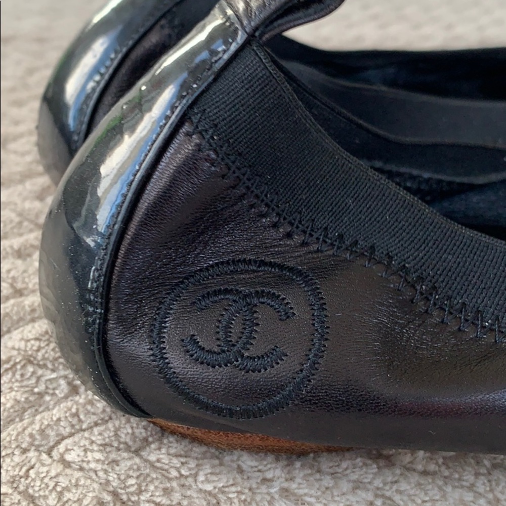 Chanel flat shoes